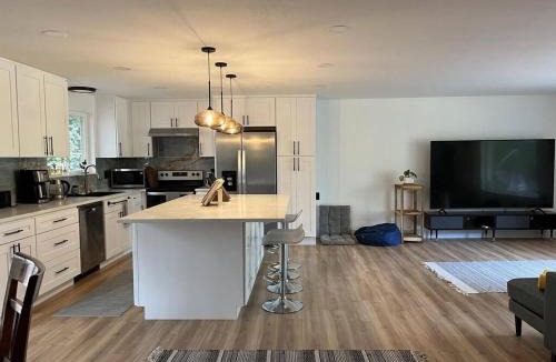 South Hill House | Private Lake House