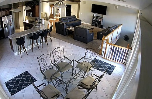 Cuba House | Private Lake Paradise