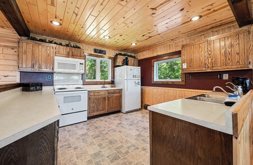 Bigfork Cabin | Private Lake/Sleeps 13/Dogs Welcome/FREE Nearby Resort Amenities Included