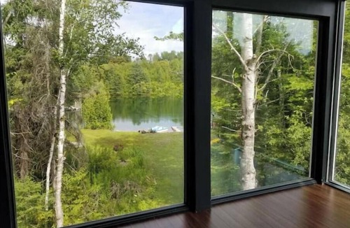 Uxbridge House | Private Lake with 180° views