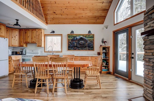 Garson Cottage | Private Lakefront Cottage - Sleeps 8