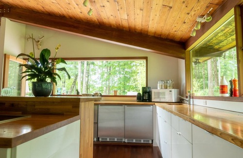 Livingston Manor House | Private lakefront paradise with stunning views