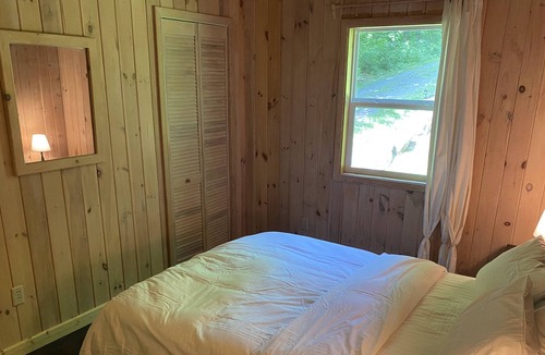 South Kortright Cabin | PRIVATE Lakefront Catskills Cabin