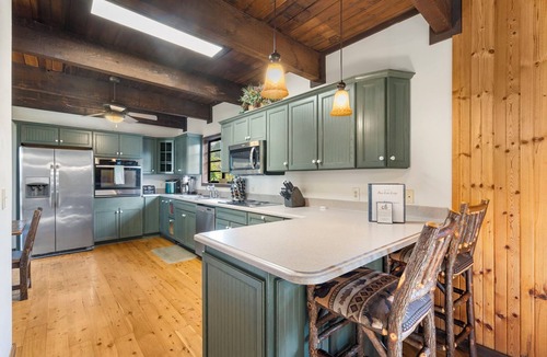 Kimberling City Cabin | PRIVATE Lakefront Cabin~HOT TUB~Pool Table~Close to Branson!