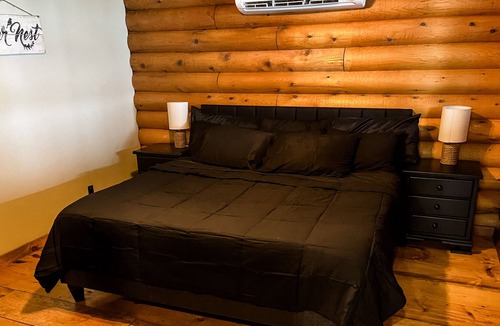 Colpoys Bay Cabin | Private Lakefront Cabin. Fishing & ATVTrail access. Fall colour, Bruce Peninsula