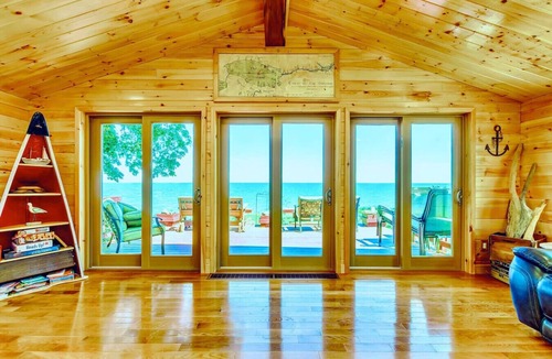 Youngstown Cabin | Private Lakefront Cottage Retreat near Niagara