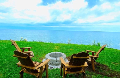 Youngstown Cabin | Private Lakefront Cottage Retreat near Niagara
