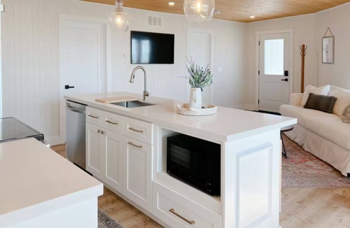 Turkey Point Cottage | Private Lakefront Compound | 4 Bedrooms | 2 Connected Cottage Family Retreat