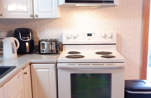 Deer River Cottage | Private lakefront cottage on Pleasant Lake