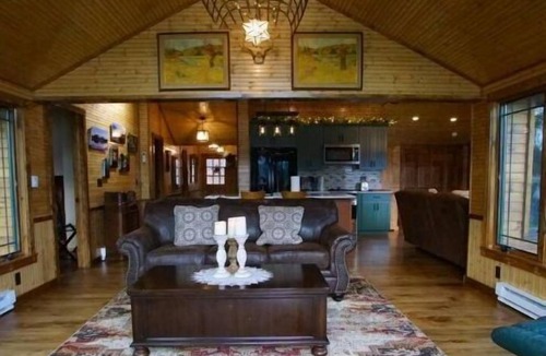 Forestport Cabin | Private Lakefront Cozy Cabin