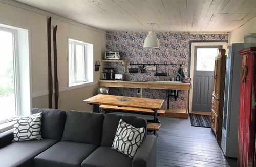 Guerin Cottage | Private Lakefront Family Cottage