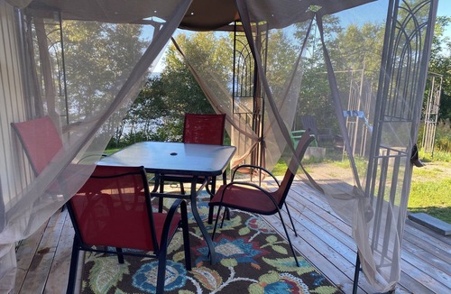 Guerin Cottage | Private Lakefront Family Cottage