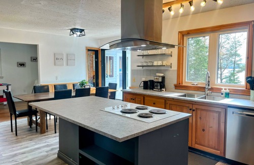 Dysart et al Cottage | Private Lakefront- Hot Tub - Sunsets