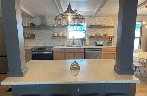 North Shore Acres House | Private Lakefront Retreat, Centrally Located, Quiet Cove, Private Dock & Launch