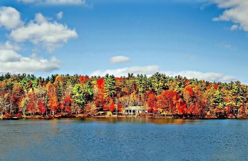 Hollis House | Private Lakehouse Getaway