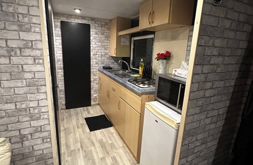 Beaupouyet House | Private lakeside mobile home lac Beaumont