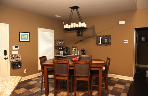 Chappells House | Private Lakeside, private Dock, Outddor Kitchen Fire Pit & More