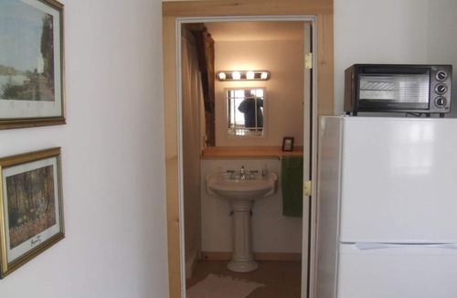 Lakeville Cottage | Private Lakeville/Salisbury Converted Barn