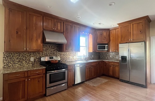 Shelby House | Private Lay Lake Peninsula, 1000ft Shoreline, Boat Ramp, Pool, Docks, Sleeps 9