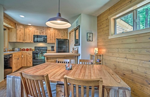 Leavenworth Cabin | Private Leavenworth Cabin w/Mtn Views & Fire Pit