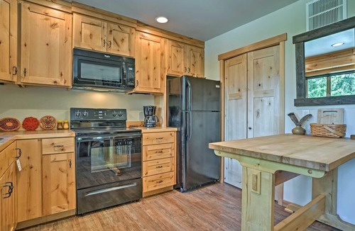 Leavenworth Cabin | Private Leavenworth Cabin w/Mtn Views & Fire Pit