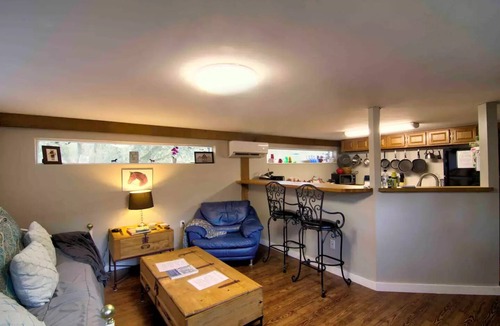 Middleburg House | Private Loft at a Working Show Barn ~ Pets Welcome!