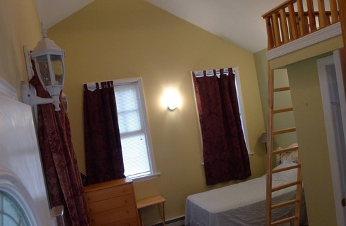 Shrub Oak House | private loft bedroom with bath