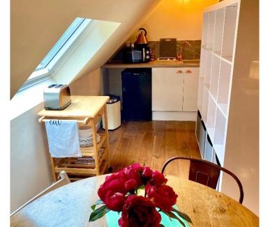 Sutton Maddock Apartment | Private Loft Country Hideaway