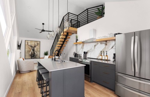 Brushy Creek Apartment | Private Loft Retreat | Hot Tub, Pool & Nature