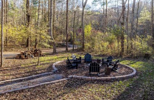 Townsend House | Private Log Cabin Hot Tub, Arcade & Fire Pit