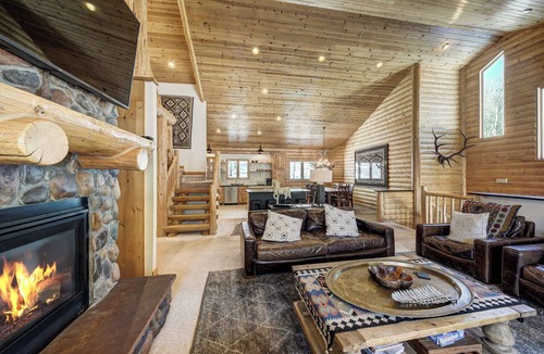 Blue River Cabin | Private log cabin in the woods with everything you come to Colorado for