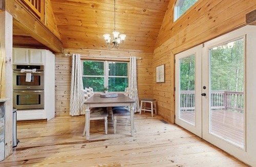 Bryson City Cabin | Private log house on 63 acres, riverfront, fireplace, pool table, gameroom, AC