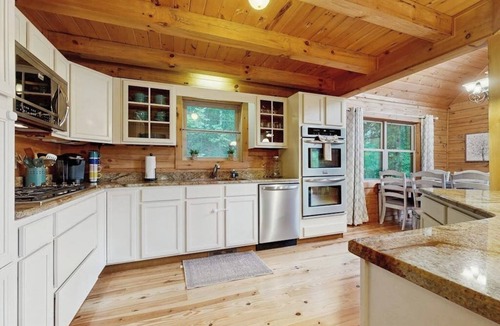 Bryson City Cabin | Private log house on 63 acres, riverfront, fireplace, pool table, gameroom, AC