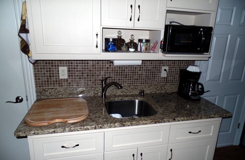 Hot Springs Village Apartment | Private Luxury King Suite With Golf Course View - Best East End Location