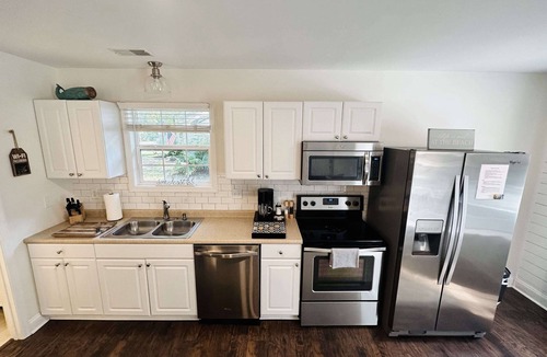 Charleston Apartment | Private luxury studio- 10 mins downtown and Folly