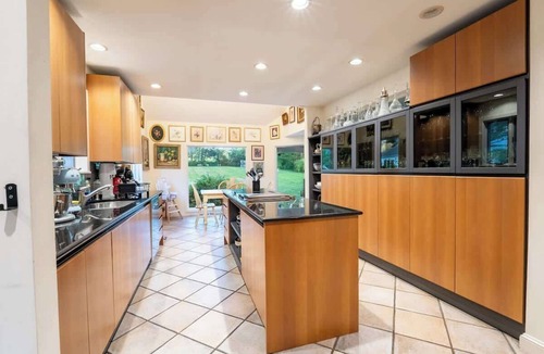 Blawenburg House | Private Luxurious Canal Estate