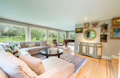 Blawenburg House | Private Luxurious Canal Estate