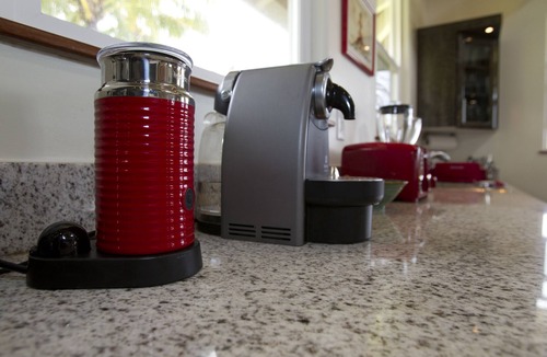 Pauwela House | Private, Luxurious Dream Home with Swimming Pool, Permitted