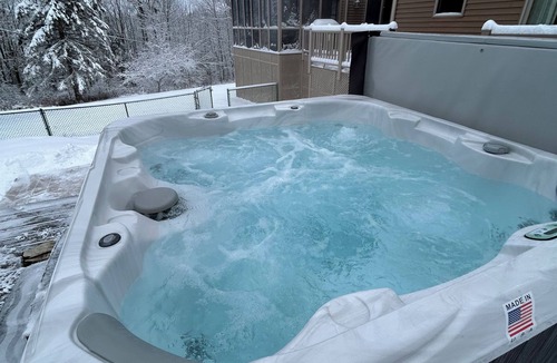 Town of Grafton Ski Chalet | Private Luxurious Chalet with heated Pool,Hot Tub, Game Rooms. Pet-Friendly!