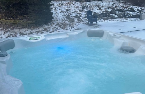 Town of Grafton Ski Chalet | Private Luxurious Chalet with heated Pool,Hot Tub, Game Rooms. Pet-Friendly!