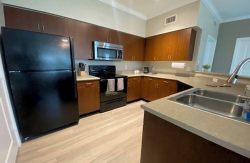 The Colony Apartment | PRIVATE LUXURY APARTMENT with THE ADVANTAGE OF RESORT-LIKE AMENITIES