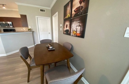 The Colony Apartment | PRIVATE LUXURY APARTMENT with THE ADVANTAGE OF RESORT-LIKE AMENITIES