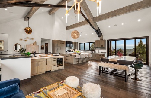 Skywood Preserve House | Private Luxury Escape | Deck, Hot Tub + Views!