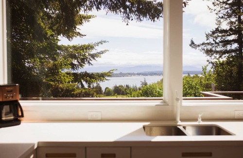 Lummi Island House | Private Luxury Home- Sea/Forest!