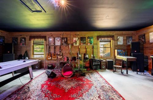 Point Pleasant House | Private Luxury Log Cabin