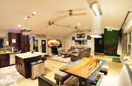 College Park House | Private Luxury Pool/Swim up bar/Smart-home