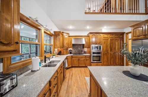 Belton House | Private Luxury Retreat on 12 Acres w/Hot Tub