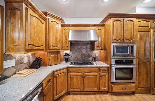 Belton House | Private Luxury Retreat on 12 Acres w/Hot Tub