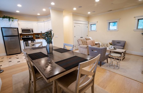 Crossroads Apartment | Private Luxury Retreat in Secured Oasis