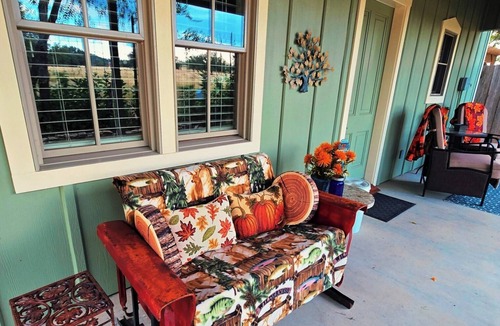 Fredericksburg Cottage | Private Luxury, Views, Nature, German History And Texas Hospitality!